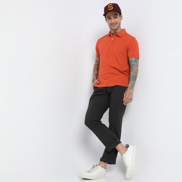 Regular Fit Solid Mid Rise Chinos