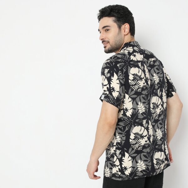 Retreat™ Shirts - Printed Pattern Rich Fabric - Trendy Cuban Collar - Regular Fit Shirt - Image 3