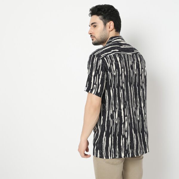 Retreat™ Shirts - Printed Pattern Rich Fabric - Trendy Cuban Collar - Regular Fit Shirt - Image 3